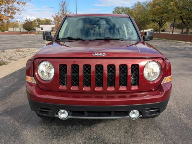 Красный Джип Патриот, объемом двигателя 2.4 л и пробегом 59 тыс. км за 4600 $, фото 1 на Automoto.ua