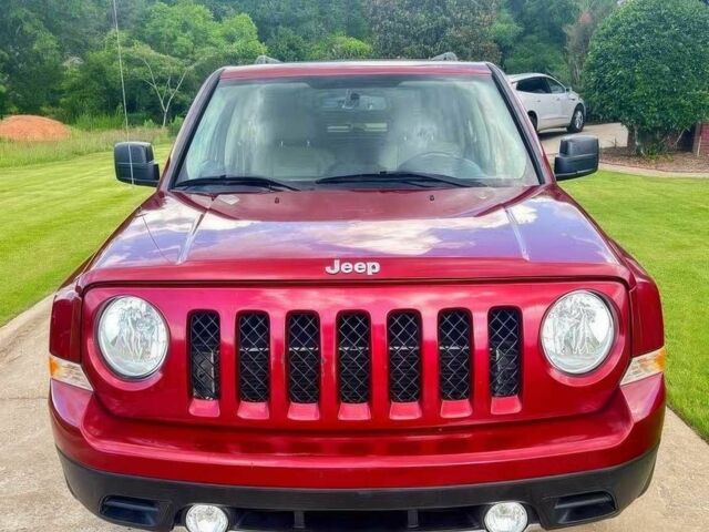 Красный Джип Патриот, объемом двигателя 2 л и пробегом 68 тыс. км за 2800 $, фото 1 на Automoto.ua