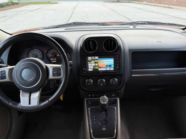 Красный Джип Патриот, объемом двигателя 2.4 л и пробегом 59 тыс. км за 5500 $, фото 13 на Automoto.ua