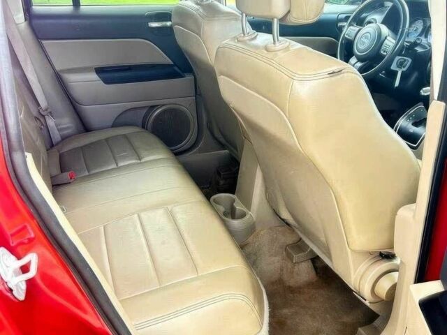 Красный Джип Патриот, объемом двигателя 2 л и пробегом 68 тыс. км за 2800 $, фото 7 на Automoto.ua