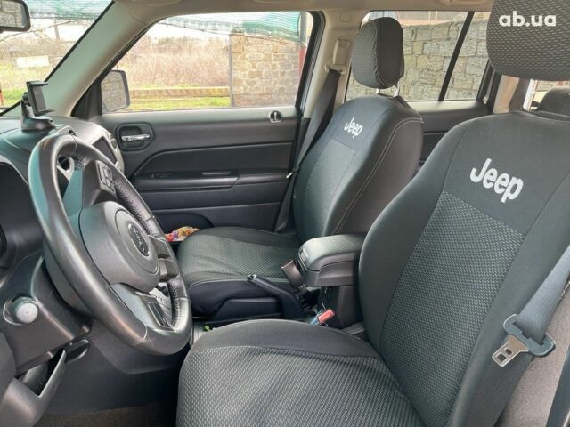 Серый Джип Патриот, объемом двигателя 2.4 л и пробегом 86 тыс. км за 12000 $, фото 5 на Automoto.ua