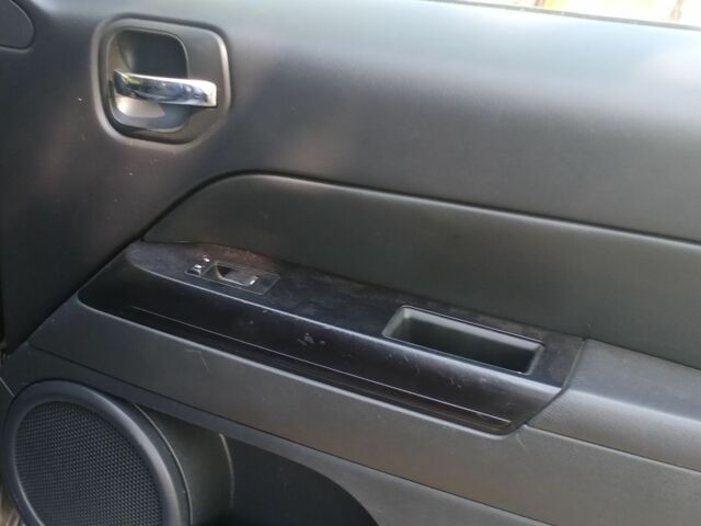 Серый Джип Патриот, объемом двигателя 2 л и пробегом 160 тыс. км за 11593 $, фото 10 на Automoto.ua