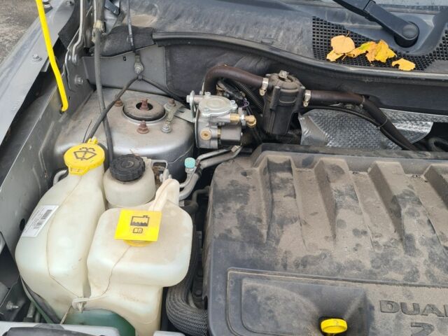 Серый Джип Патриот, объемом двигателя 2.4 л и пробегом 164 тыс. км за 10500 $, фото 5 на Automoto.ua