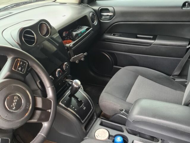 Серый Джип Патриот, объемом двигателя 2.4 л и пробегом 164 тыс. км за 10500 $, фото 7 на Automoto.ua