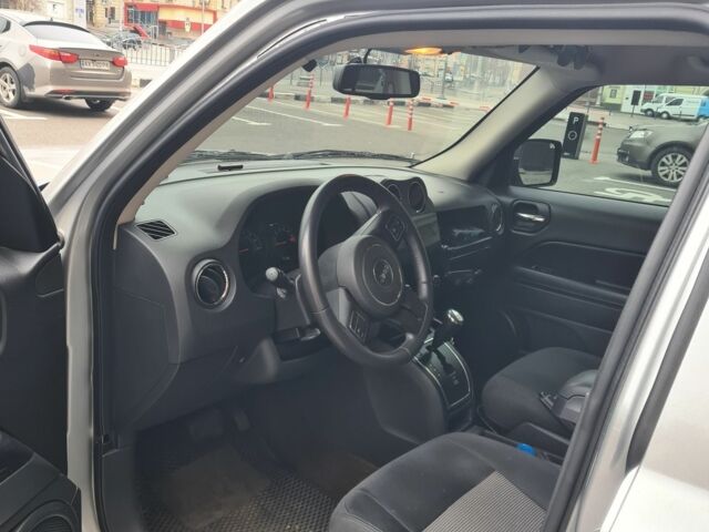 Серый Джип Патриот, объемом двигателя 2.4 л и пробегом 164 тыс. км за 10500 $, фото 10 на Automoto.ua