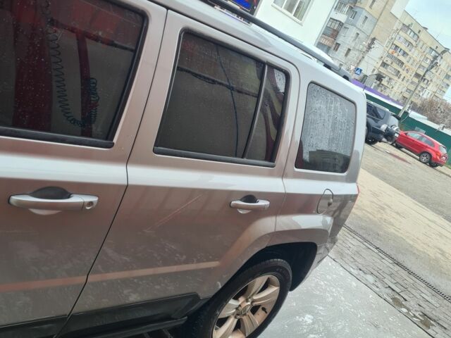 Серый Джип Патриот, объемом двигателя 2.4 л и пробегом 164 тыс. км за 10500 $, фото 13 на Automoto.ua