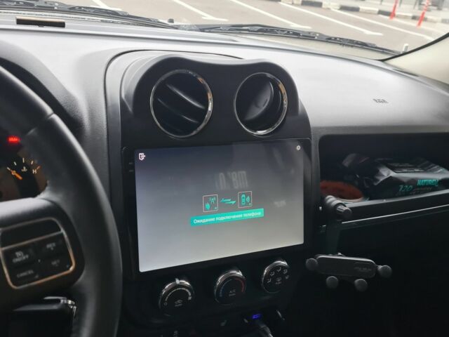 Серый Джип Патриот, объемом двигателя 2.4 л и пробегом 164 тыс. км за 10500 $, фото 3 на Automoto.ua