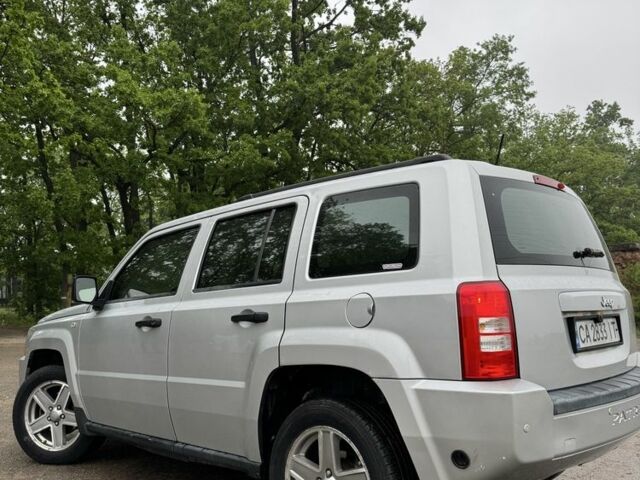 Серый Джип Патриот, объемом двигателя 2.4 л и пробегом 322 тыс. км за 5600 $, фото 4 на Automoto.ua