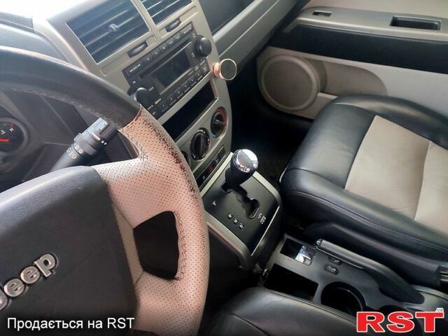 Сірий Джип Patriot, об'ємом двигуна 2.4 л та пробігом 180 тис. км за 6500 $, фото 3 на Automoto.ua