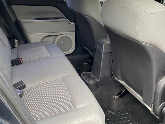 Серый Джип Патриот, объемом двигателя 2.4 л и пробегом 275 тыс. км за 7200 $, фото 13 на Automoto.ua