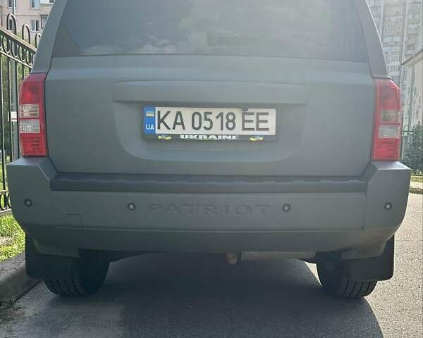 Серый Джип Патриот, объемом двигателя 2.36 л и пробегом 192 тыс. км за 9000 $, фото 5 на Automoto.ua