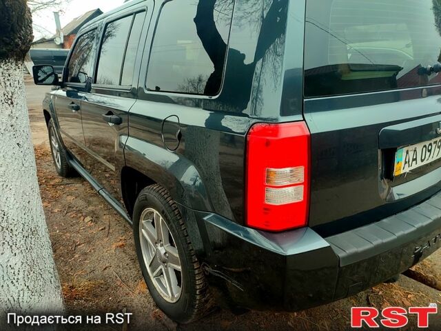 Сірий Джип Patriot, об'ємом двигуна 2.4 л та пробігом 180 тис. км за 6500 $, фото 2 на Automoto.ua