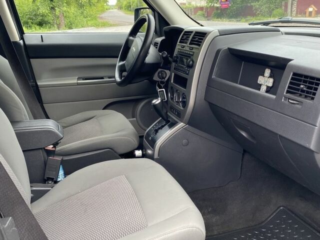 Серый Джип Патриот, объемом двигателя 2.4 л и пробегом 275 тыс. км за 7200 $, фото 14 на Automoto.ua