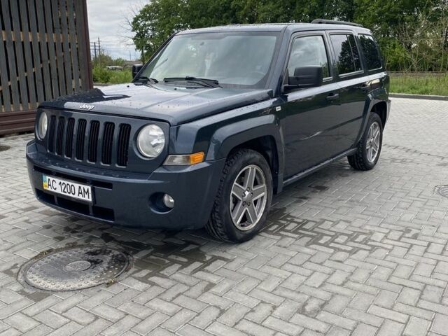 Серый Джип Патриот, объемом двигателя 2.4 л и пробегом 275 тыс. км за 7200 $, фото 2 на Automoto.ua