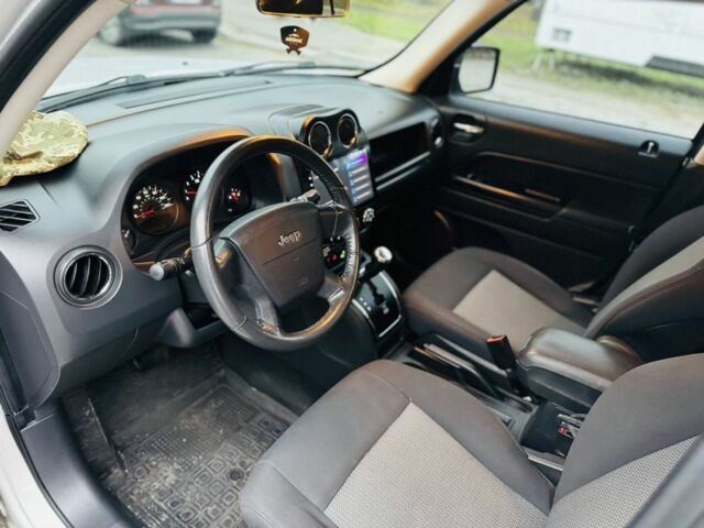 Серый Джип Патриот, объемом двигателя 2 л и пробегом 149 тыс. км за 9000 $, фото 5 на Automoto.ua