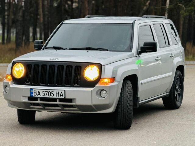 Серый Джип Патриот, объемом двигателя 2 л и пробегом 149 тыс. км за 9000 $, фото 1 на Automoto.ua