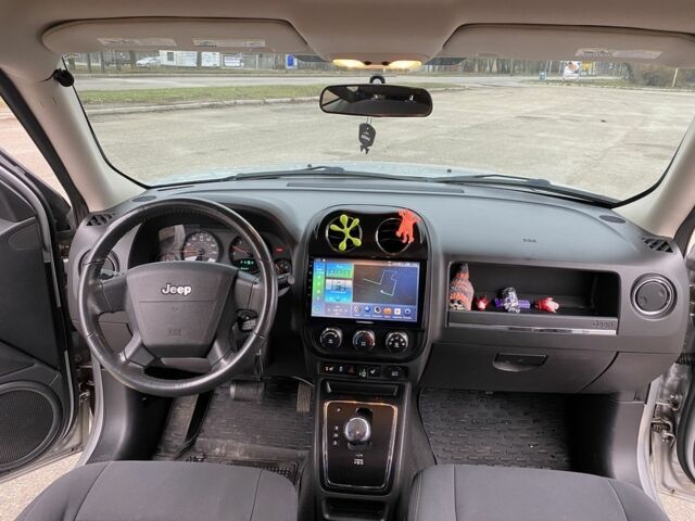 Серый Джип Патриот, объемом двигателя 2 л и пробегом 149 тыс. км за 9000 $, фото 7 на Automoto.ua