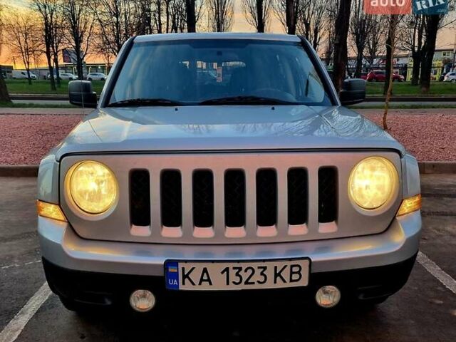 Серый Джип Патриот, объемом двигателя 2.4 л и пробегом 197 тыс. км за 9000 $, фото 3 на Automoto.ua