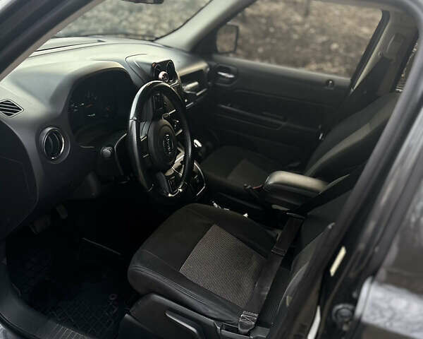 Сірий Джип Patriot, об'ємом двигуна 2.36 л та пробігом 210 тис. км за 8700 $, фото 11 на Automoto.ua