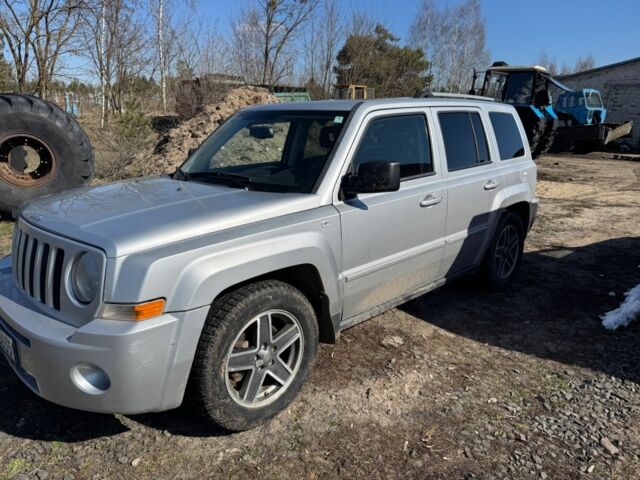 Серый Джип Патриот, объемом двигателя 0 л и пробегом 175 тыс. км за 4500 $, фото 3 на Automoto.ua