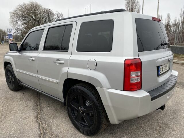 Серый Джип Патриот, объемом двигателя 2 л и пробегом 149 тыс. км за 9000 $, фото 3 на Automoto.ua