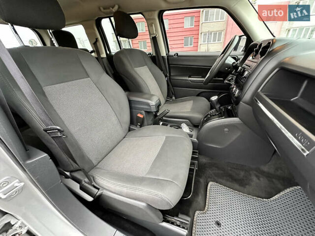 Сірий Джип Patriot, об'ємом двигуна 2.4 л та пробігом 212 тис. км за 8999 $, фото 53 на Automoto.ua