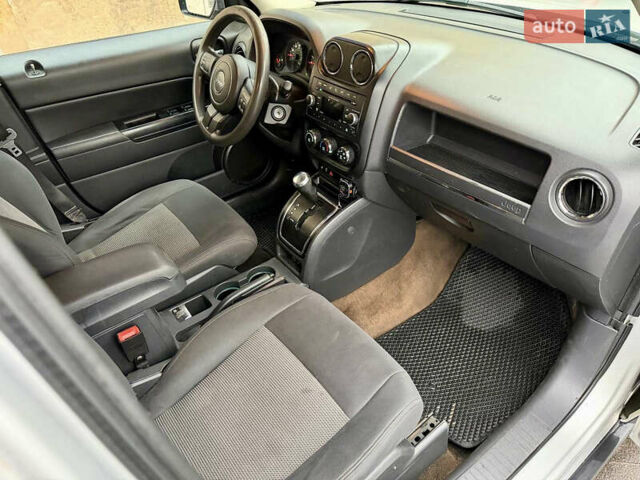 Серый Джип Патриот, объемом двигателя 2.4 л и пробегом 192 тыс. км за 8200 $, фото 6 на Automoto.ua