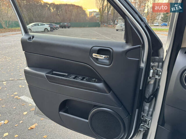 Сірий Джип Patriot, об'ємом двигуна 2.4 л та пробігом 133 тис. км за 9777 $, фото 48 на Automoto.ua