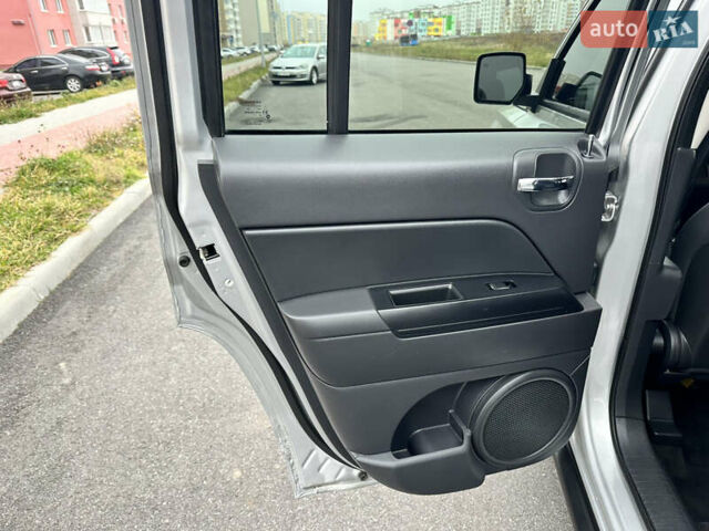 Сірий Джип Patriot, об'ємом двигуна 2.4 л та пробігом 212 тис. км за 8999 $, фото 43 на Automoto.ua