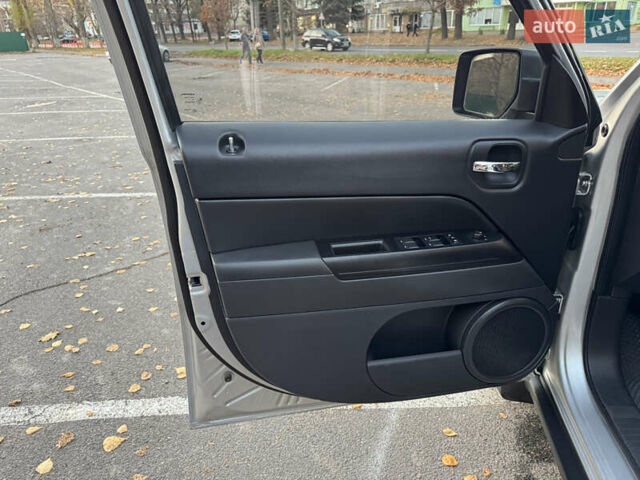 Сірий Джип Patriot, об'ємом двигуна 2.4 л та пробігом 133 тис. км за 9777 $, фото 41 на Automoto.ua