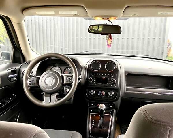 Серый Джип Патриот, объемом двигателя 2.4 л и пробегом 380 тыс. км за 7900 $, фото 12 на Automoto.ua