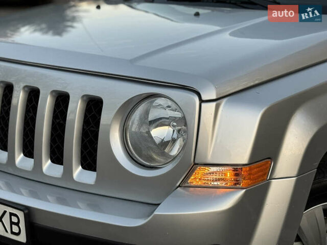 Сірий Джип Patriot, об'ємом двигуна 2.4 л та пробігом 133 тис. км за 9777 $, фото 3 на Automoto.ua