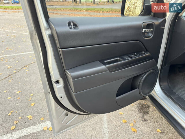 Сірий Джип Patriot, об'ємом двигуна 2.4 л та пробігом 133 тис. км за 9777 $, фото 42 на Automoto.ua