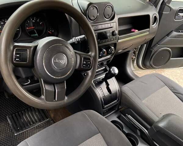 Серый Джип Патриот, объемом двигателя 2.4 л и пробегом 380 тыс. км за 7900 $, фото 8 на Automoto.ua