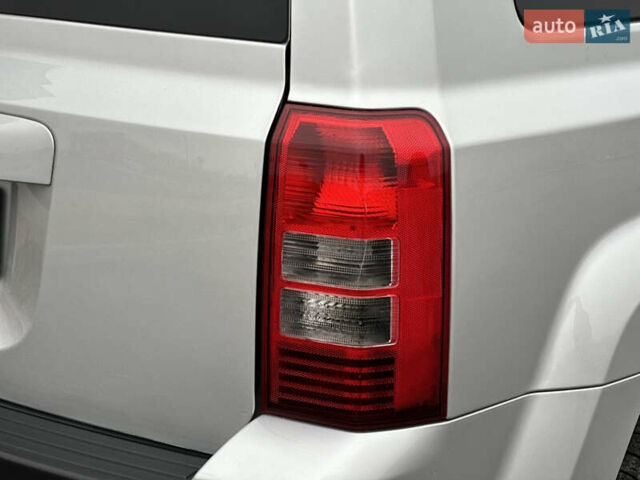 Сірий Джип Patriot, об'ємом двигуна 2.4 л та пробігом 212 тис. км за 8999 $, фото 10 на Automoto.ua