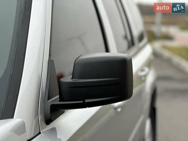 Сірий Джип Patriot, об'ємом двигуна 2.4 л та пробігом 212 тис. км за 8999 $, фото 4 на Automoto.ua