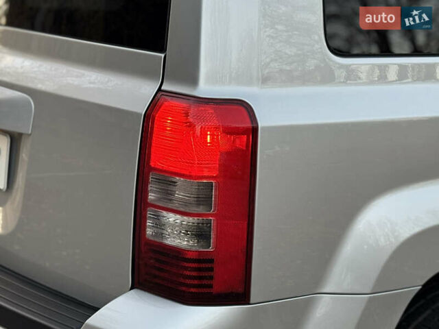 Сірий Джип Patriot, об'ємом двигуна 2.4 л та пробігом 133 тис. км за 9777 $, фото 10 на Automoto.ua