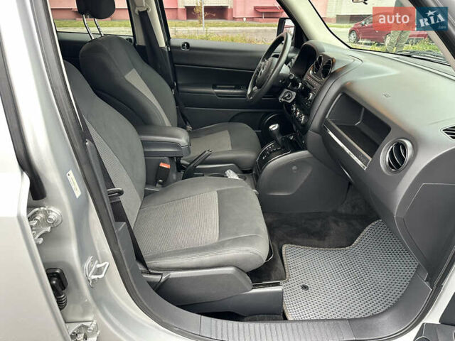 Сірий Джип Patriot, об'ємом двигуна 2.4 л та пробігом 212 тис. км за 8999 $, фото 52 на Automoto.ua