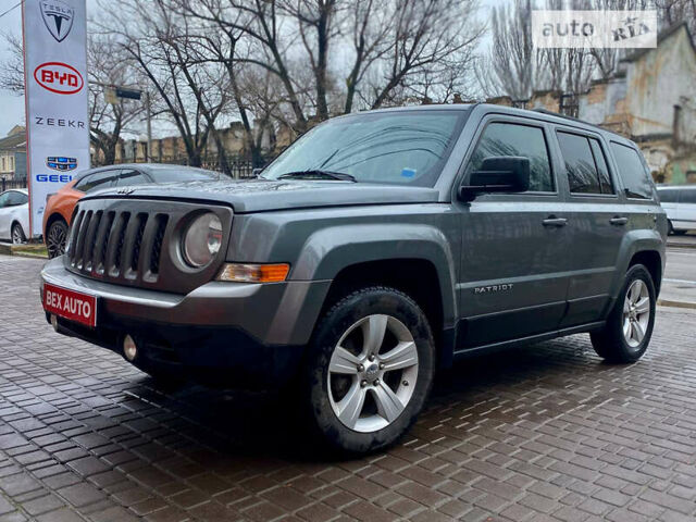 Сірий Джип Patriot, об'ємом двигуна 2.4 л та пробігом 215 тис. км за 10000 $, фото 5 на Automoto.ua