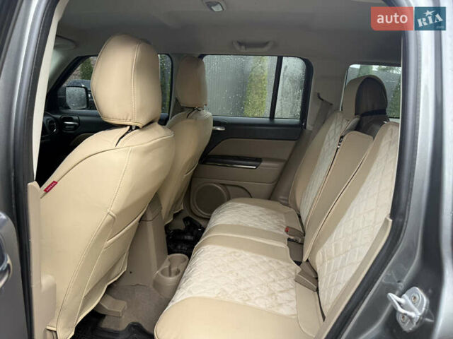 Сірий Джип Patriot, об'ємом двигуна 2.36 л та пробігом 200 тис. км за 10500 $, фото 5 на Automoto.ua