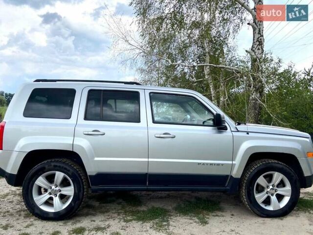 Серый Джип Патриот, объемом двигателя 2.4 л и пробегом 380 тыс. км за 7900 $, фото 1 на Automoto.ua