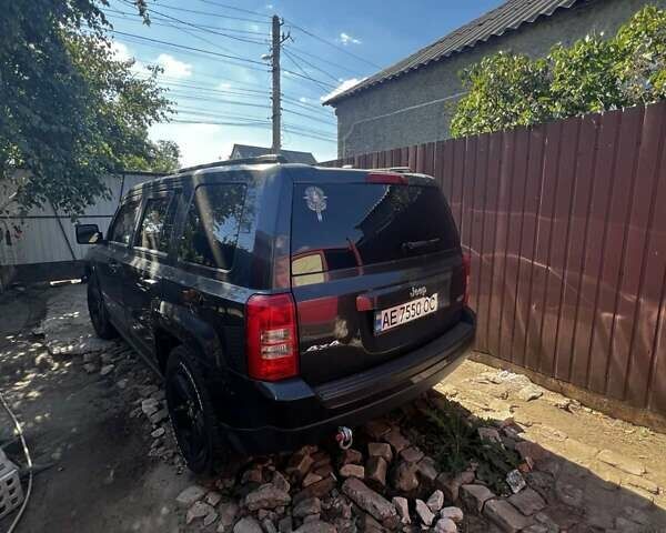 Серый Джип Патриот, объемом двигателя 2.4 л и пробегом 150 тыс. км за 10000 $, фото 1 на Automoto.ua