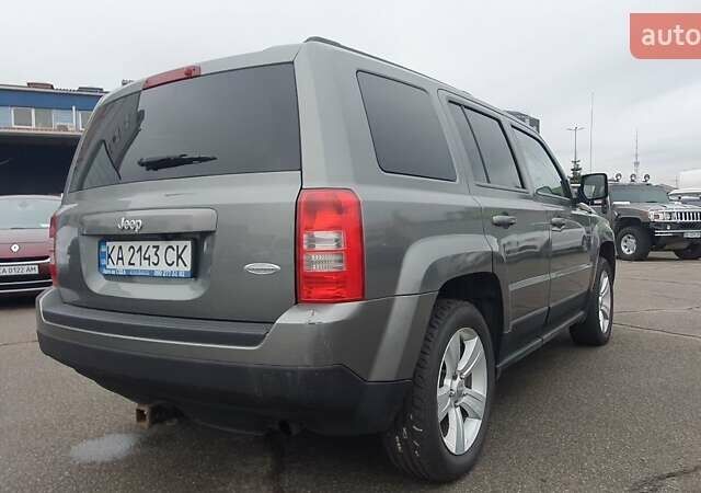 Серый Джип Патриот, объемом двигателя 2.36 л и пробегом 145 тыс. км за 8000 $, фото 2 на Automoto.ua