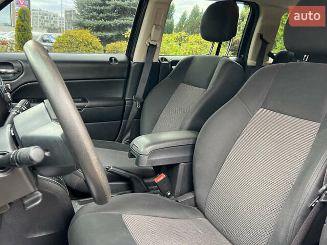 Серый Джип Патриот, объемом двигателя 2.4 л и пробегом 153 тыс. км за 10300 $, фото 8 на Automoto.ua