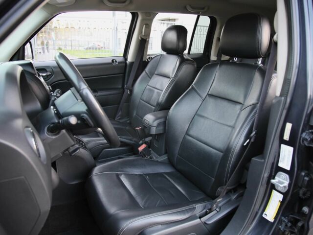 Серый Джип Патриот, объемом двигателя 2.4 л и пробегом 230 тыс. км за 9600 $, фото 6 на Automoto.ua