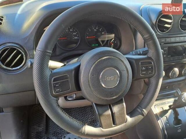 Джип Патриот 2013 в Кропивницком (Кировограде) на Automoto.ua Серый Джип Патриот, объемом двигателя 2.36 л и пробегом 215 тыс. км за 9000 $, фото 7 на Automoto.ua