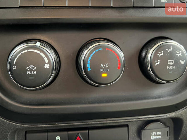 Серый Джип Патриот, объемом двигателя 2.4 л и пробегом 153 тыс. км за 10300 $, фото 14 на Automoto.ua