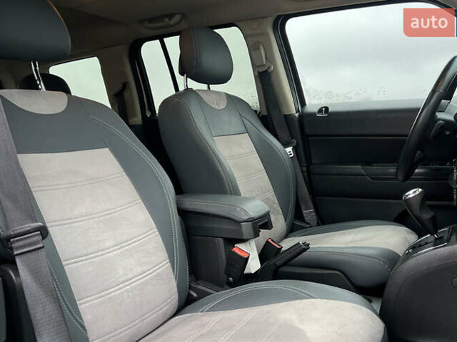 Серый Джип Патриот, объемом двигателя 2.36 л и пробегом 185 тыс. км за 9300 $, фото 17 на Automoto.ua