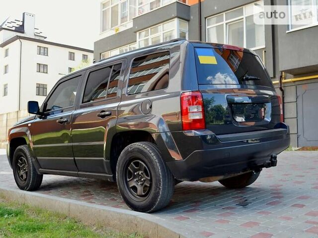 Сірий Джип Patriot, об'ємом двигуна 2.4 л та пробігом 128 тис. км за 8799 $, фото 4 на Automoto.ua