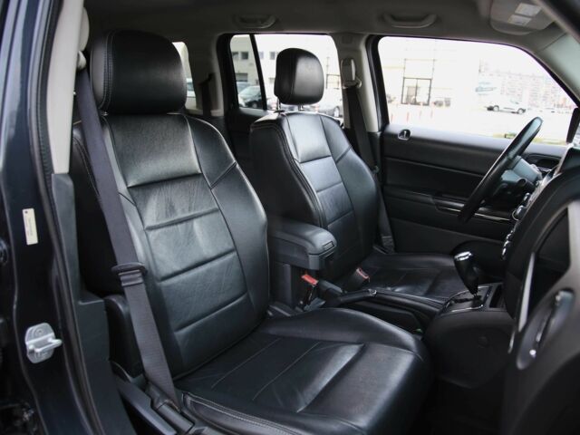 Серый Джип Патриот, объемом двигателя 2.4 л и пробегом 230 тыс. км за 9600 $, фото 9 на Automoto.ua